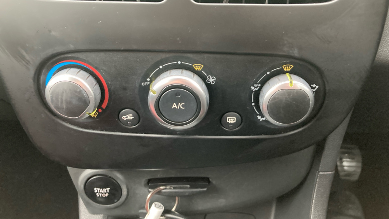 Renault Clio 0.9 TCE 90 Play 5dr Petrol Hatchback